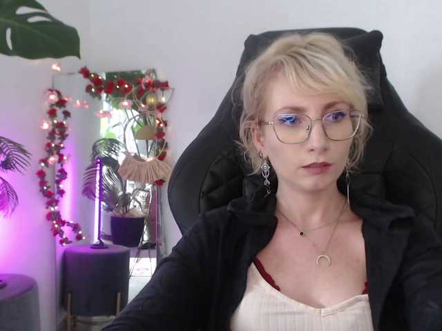 CinderellaMoon live cam on BongaCams