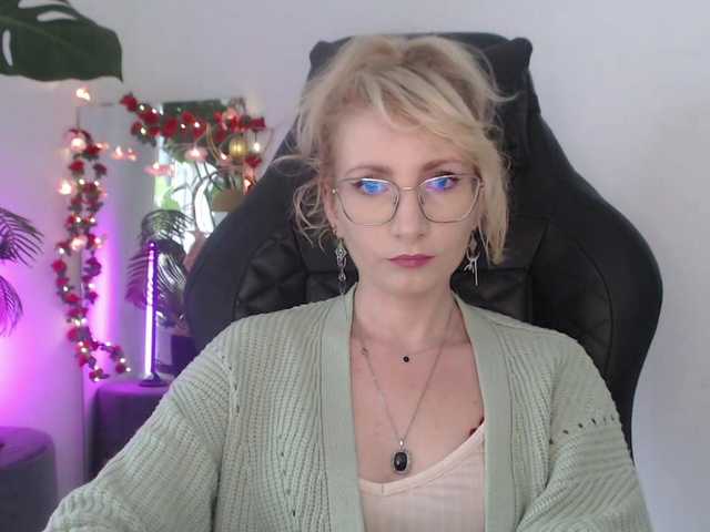CinderellaMoon live cam on BongaCams