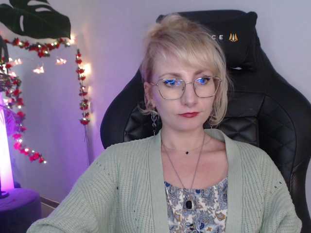 CinderellaMoon live cam on BongaCams