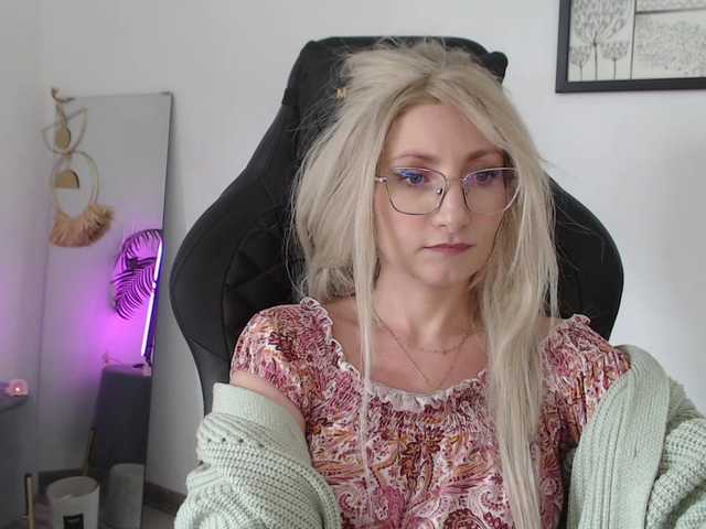 CinderellaMoon live cam on BongaCams
