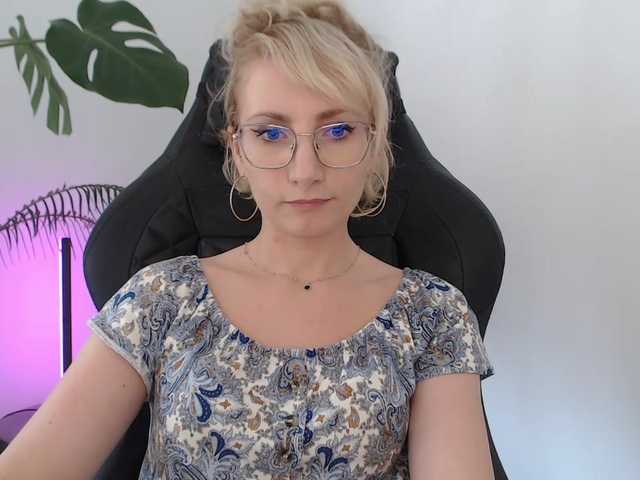 CinderellaMoon live cam on BongaCams