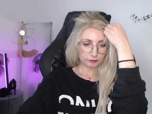 CinderellaMoon live cam preview
