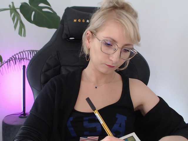 CinderellaMoon live cam