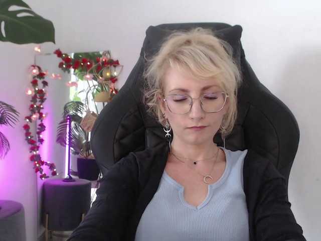 CinderellaMoon live cam on BongaCams