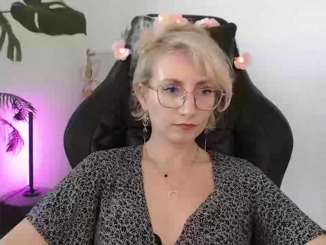 CinderellaMoon live cam on BongaCams