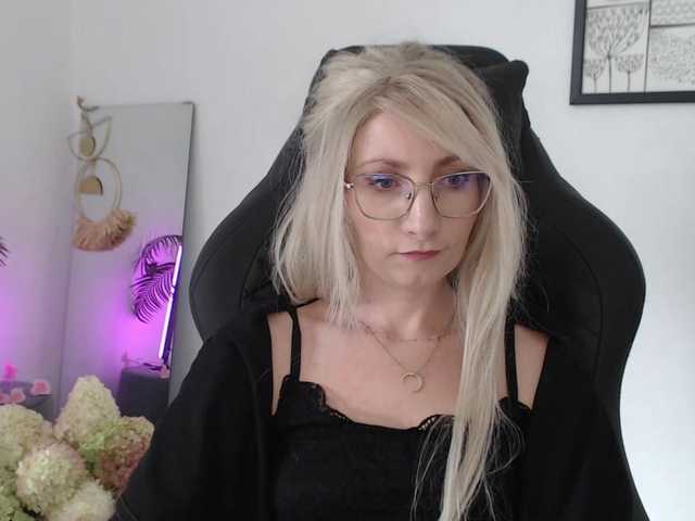 CinderellaMoon live cam on BongaCams