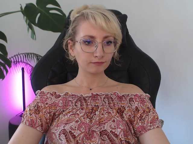 CinderellaMoon live cam on BongaCams