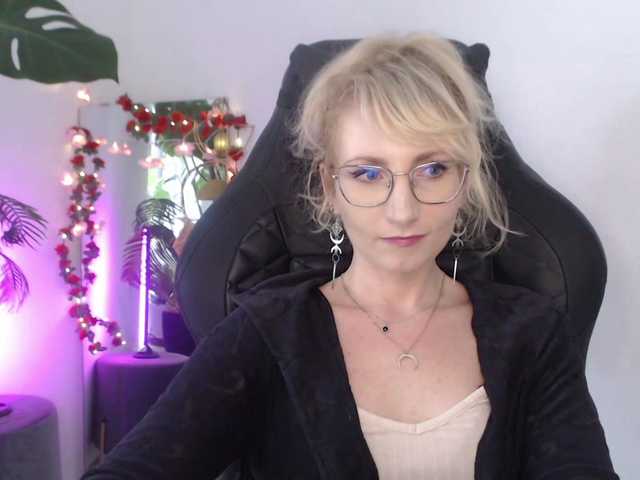 CinderellaMoon live cam on BongaCams