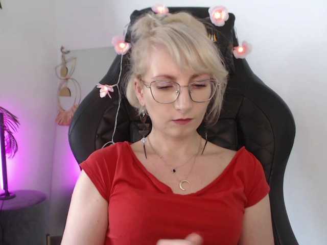 CinderellaMoon live cam on BongaCams