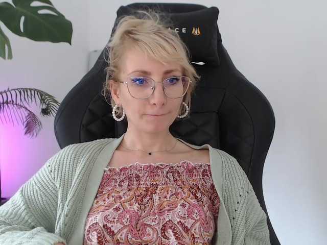 CinderellaMoon live cam on BongaCams