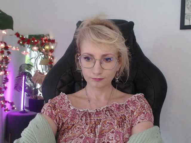 CinderellaMoon live cam on BongaCams