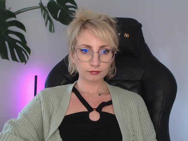 CinderellaMoon live cam on BongaCams