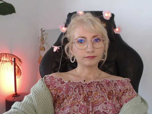 CinderellaMoon live cam on BongaCams