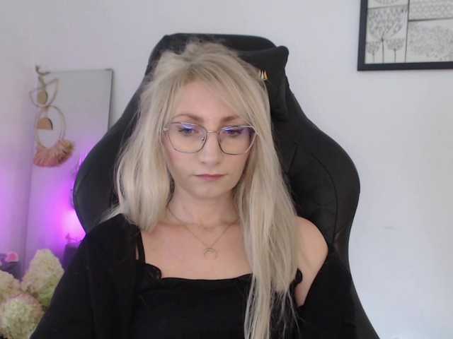 CinderellaMoon live cam on BongaCams