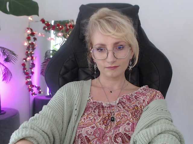 CinderellaMoon live cam on BongaCams