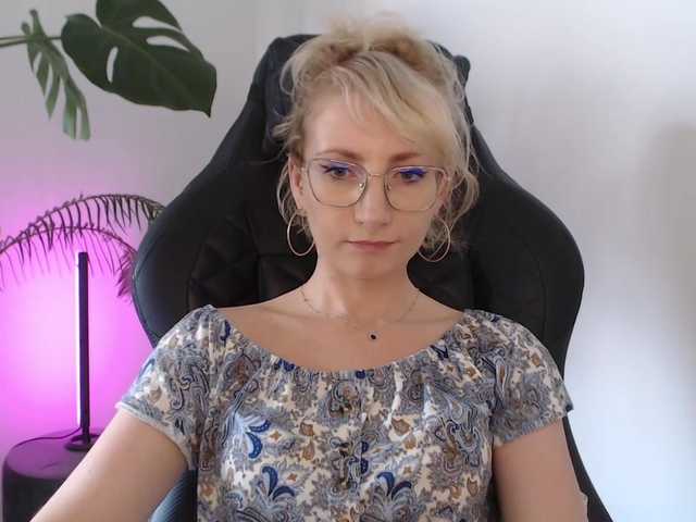 CinderellaMoon live cam on BongaCams