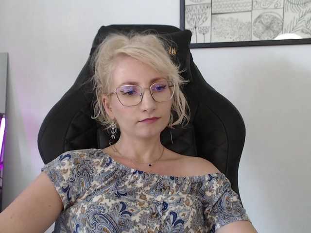 CinderellaMoon live cam on BongaCams