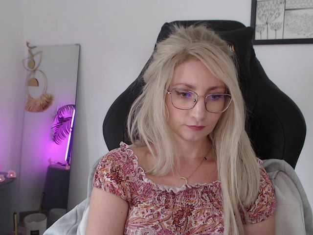 CinderellaMoon live cam on BongaCams