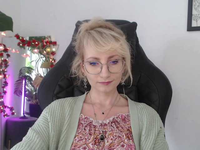 CinderellaMoon live cam on BongaCams