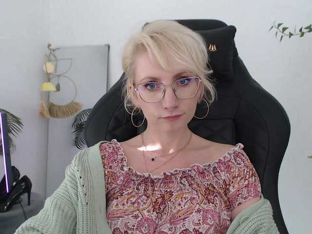 CinderellaMoon live cam on BongaCams