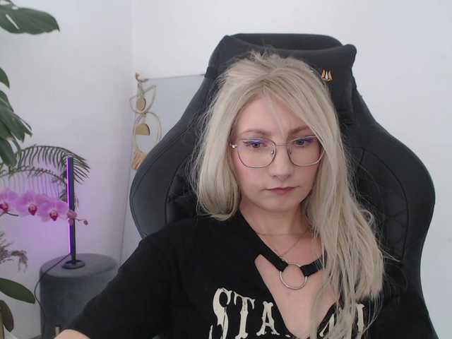 CinderellaMoon live cam on BongaCams