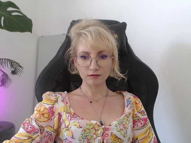 CinderellaMoon live cam on BongaCams
