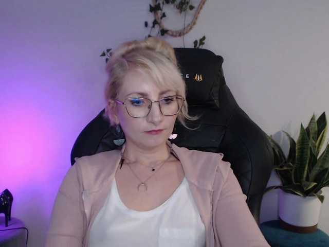 CinderellaMoon live cam on BongaCams