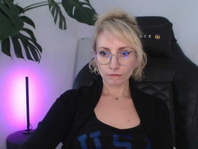 CinderellaMoon live cam on BongaCams