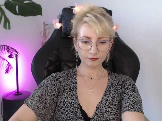 CinderellaMoon live webcam show