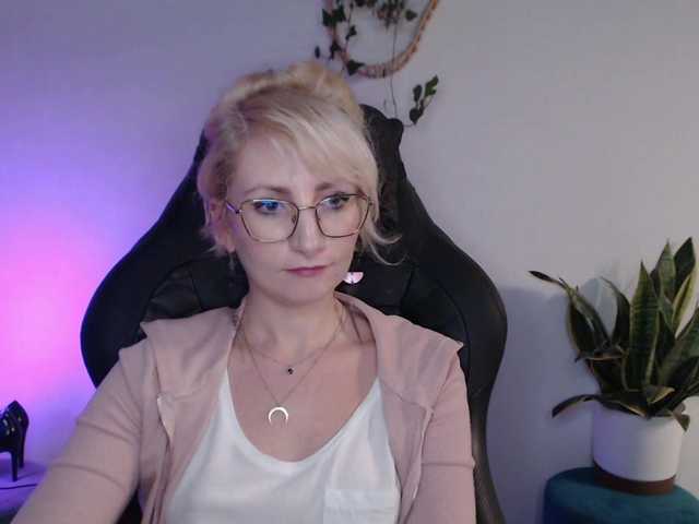 CinderellaMoon live cam on BongaCams