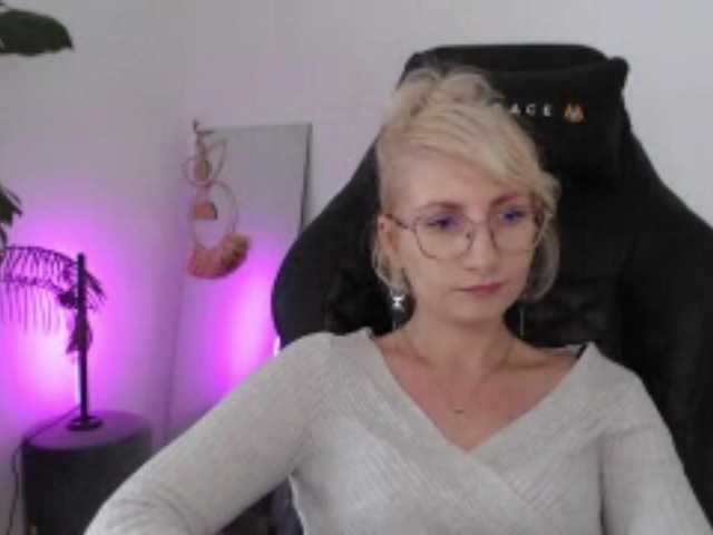 CinderellaMoon live cam on BongaCams