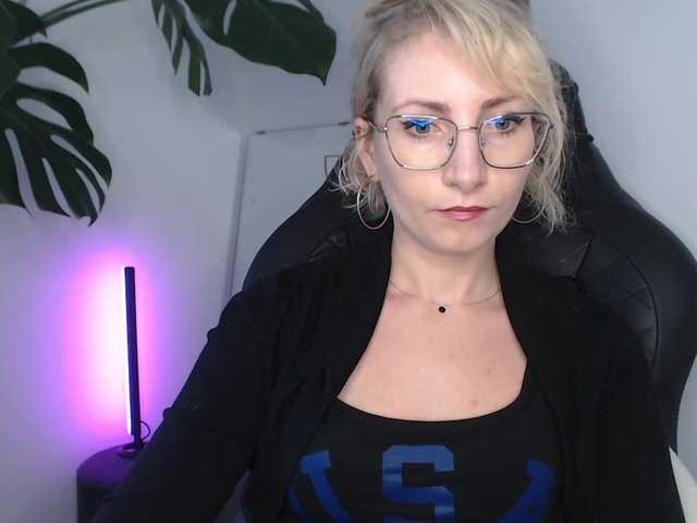 CinderellaMoon live cam on BongaCams