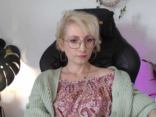 CinderellaMoon live cam on BongaCams