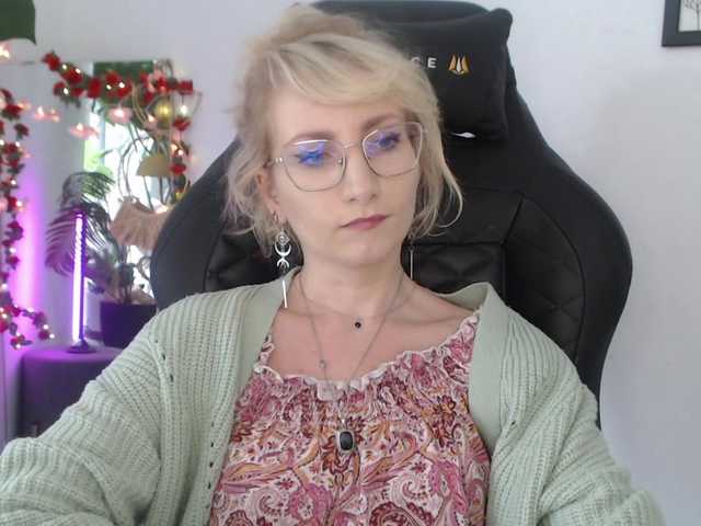 CinderellaMoon live cam on BongaCams