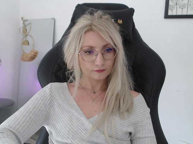 CinderellaMoon live cam on BongaCams