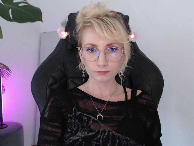 CinderellaMoon live cam on BongaCams