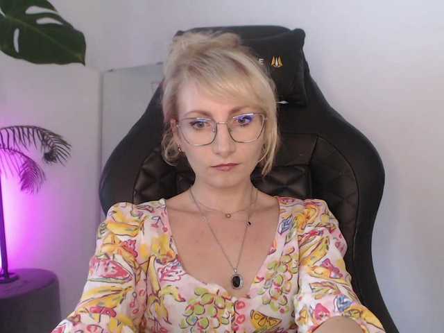 CinderellaMoon live cam on BongaCams