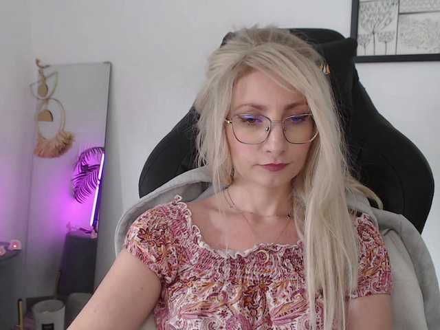 CinderellaMoon live cam on BongaCams