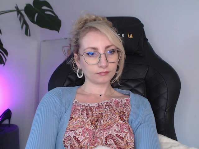 CinderellaMoon live cam on BongaCams