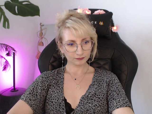CinderellaMoon live webcam show