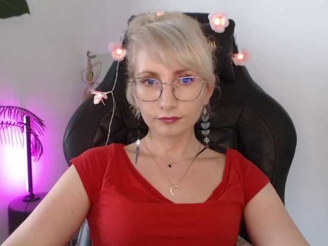 CinderellaMoon live cam on BongaCams