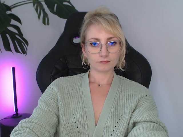 CinderellaMoon live cam on BongaCams