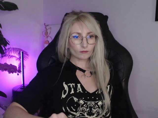 CinderellaMoon live cam on BongaCams