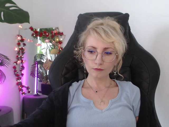 CinderellaMoon live cam on BongaCams