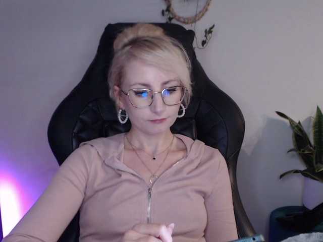 CinderellaMoon live cam preview