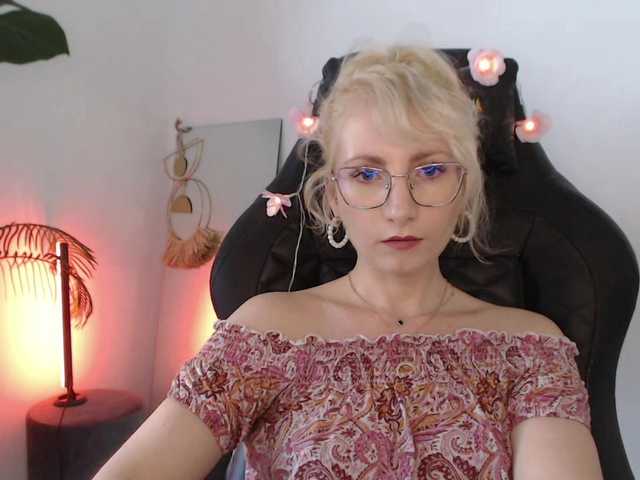 CinderellaMoon live cam on BongaCams