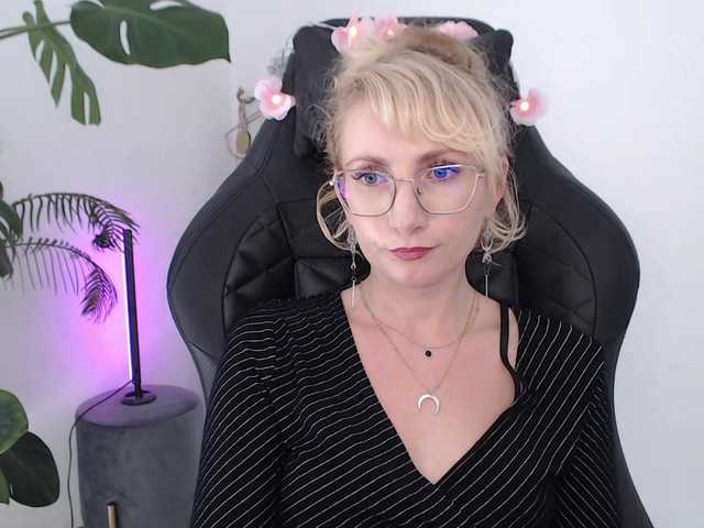 CinderellaMoon live webcam show