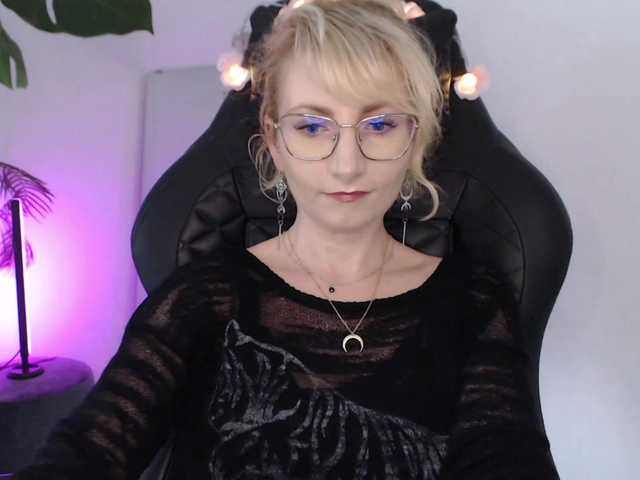 CinderellaMoon live cam on BongaCams