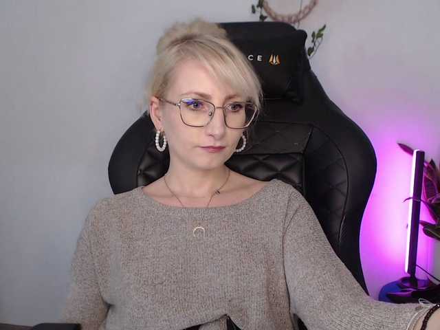 CinderellaMoon live cam preview