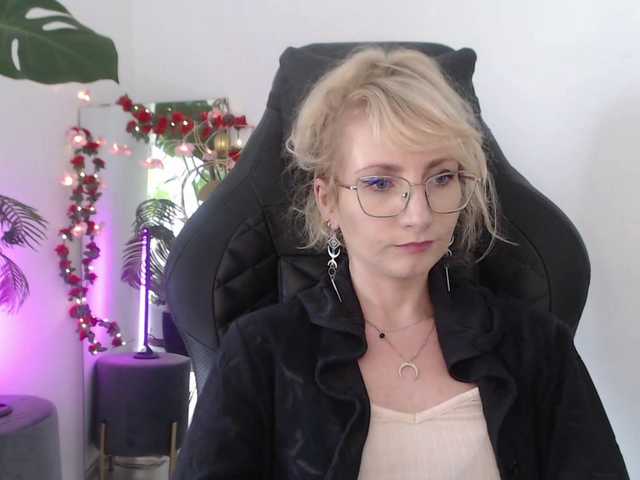 CinderellaMoon live cam on BongaCams